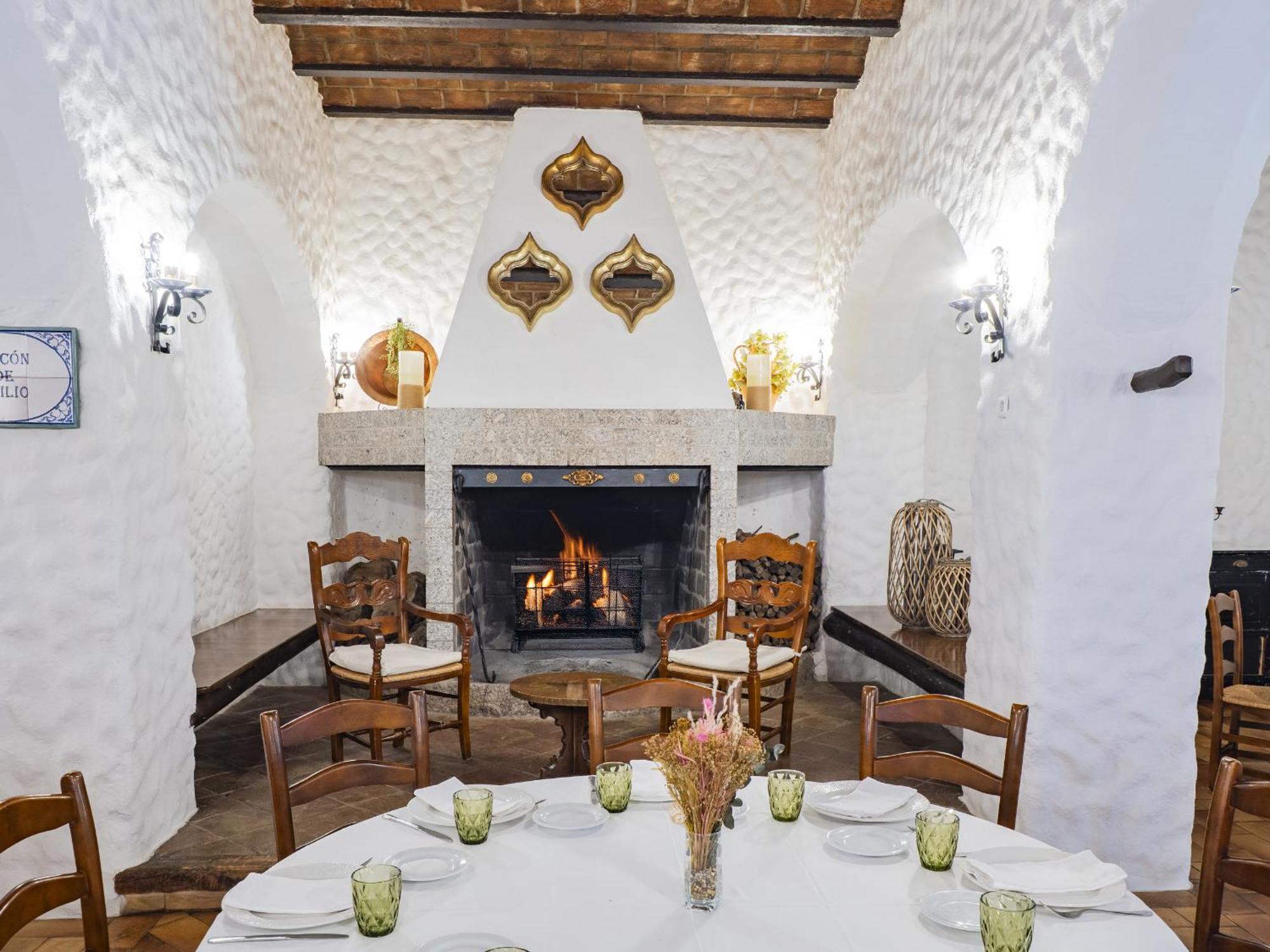 Cubo'S Hotel Cortijo San Antonio كاسارابونيلا المظهر الخارجي الصورة